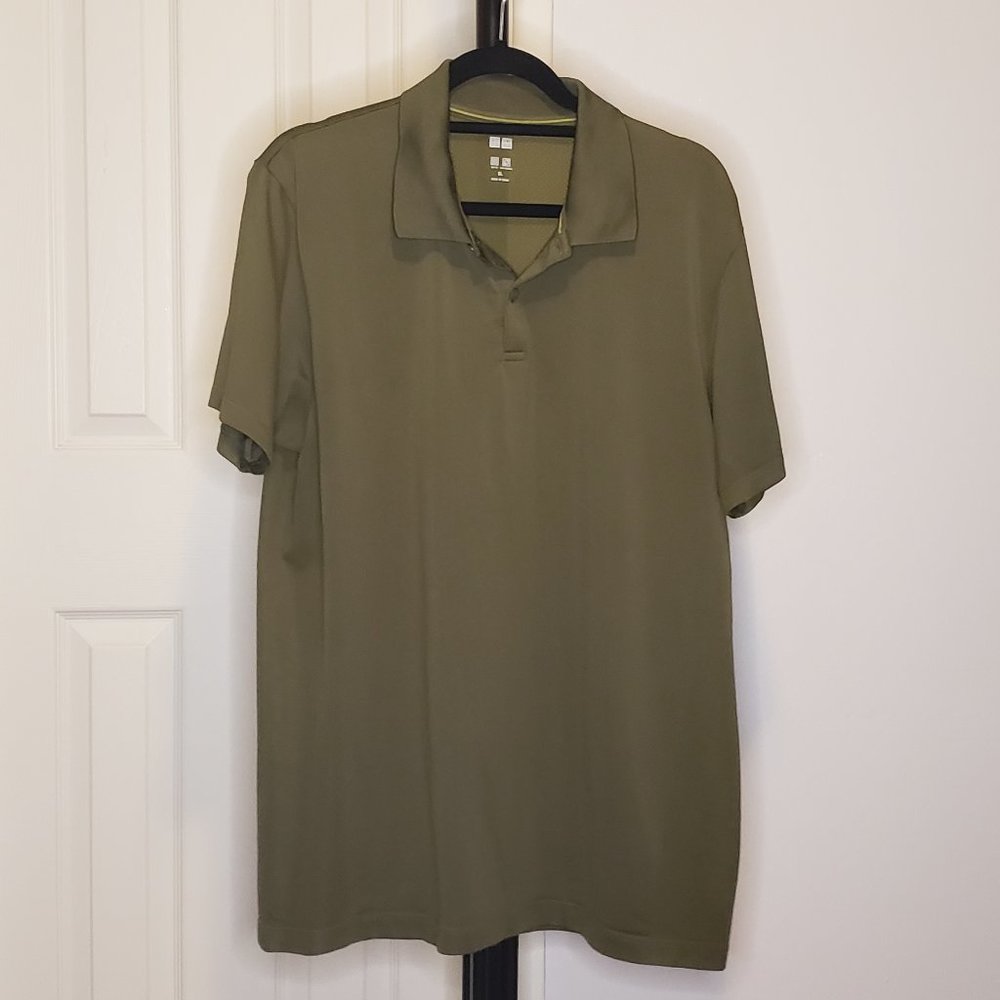 Used Men's Green Uniqlo Moisture Wicking Dry-fit Polo XL